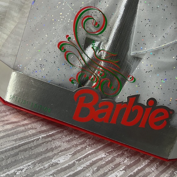 RARE RED BOTTOM HAPPY HOLIDAYS BARBIE SPECIAL EDITION VINTAGE 1992 DOLL - Picture 5 of 14